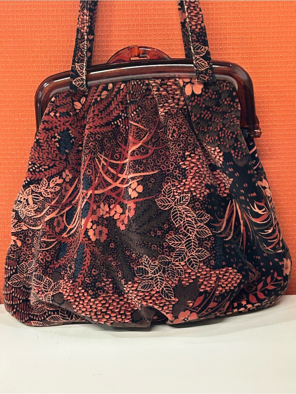 1970’s Carpet Baggers of America for Contempo velvet lucite bag - Picture 2 of 15